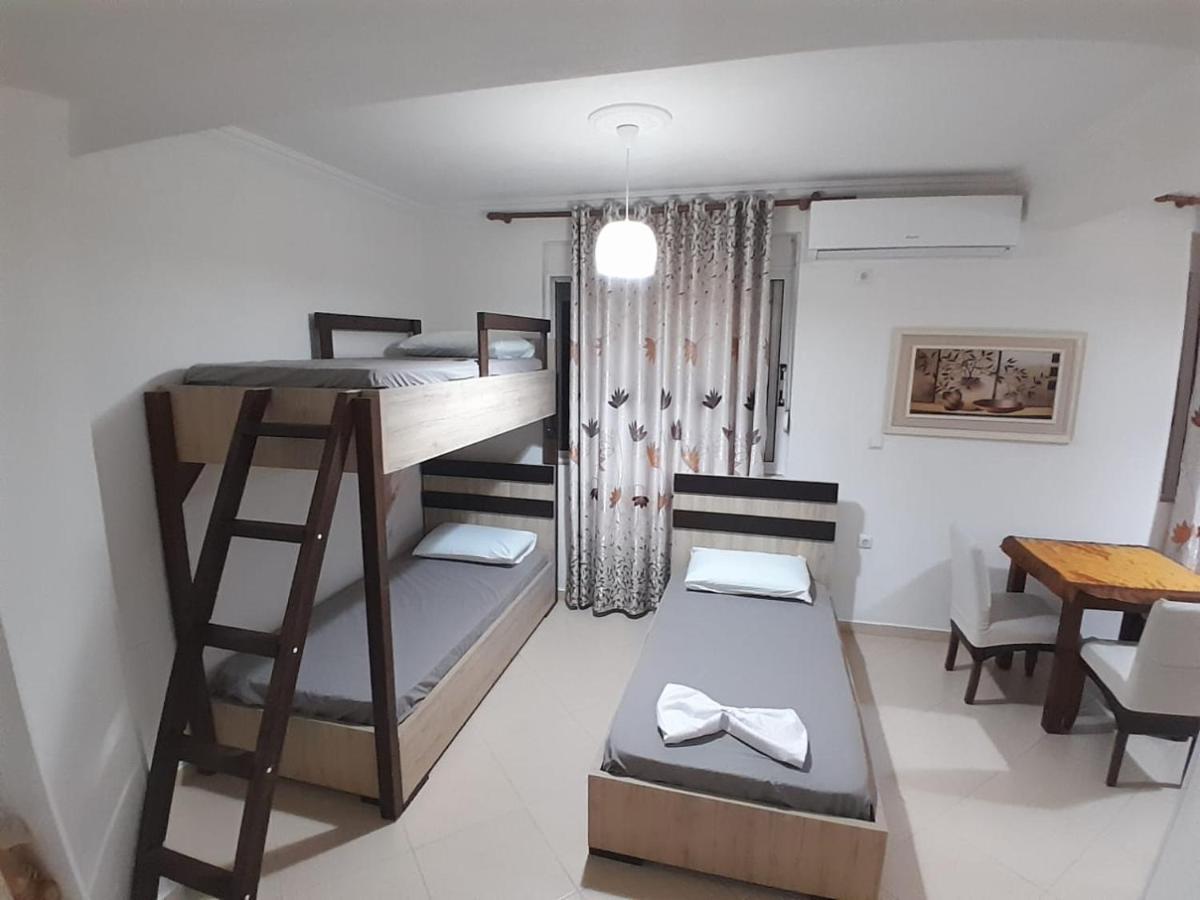 Guest House Taverna Laberia 3 Гирокастра Экстерьер фото