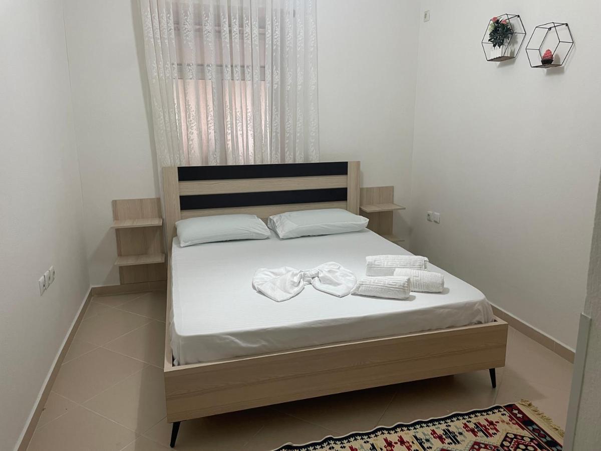 Guest House Taverna Laberia 3 Гирокастра Экстерьер фото