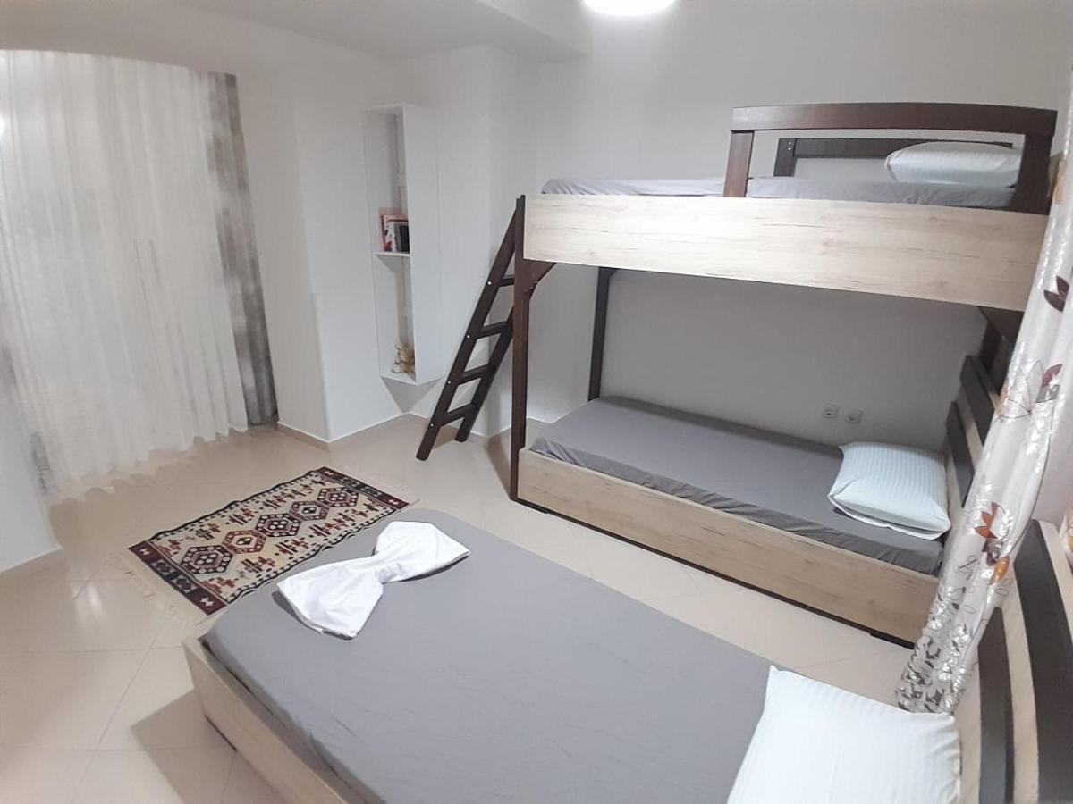 Guest House Taverna Laberia 3 Гирокастра Экстерьер фото