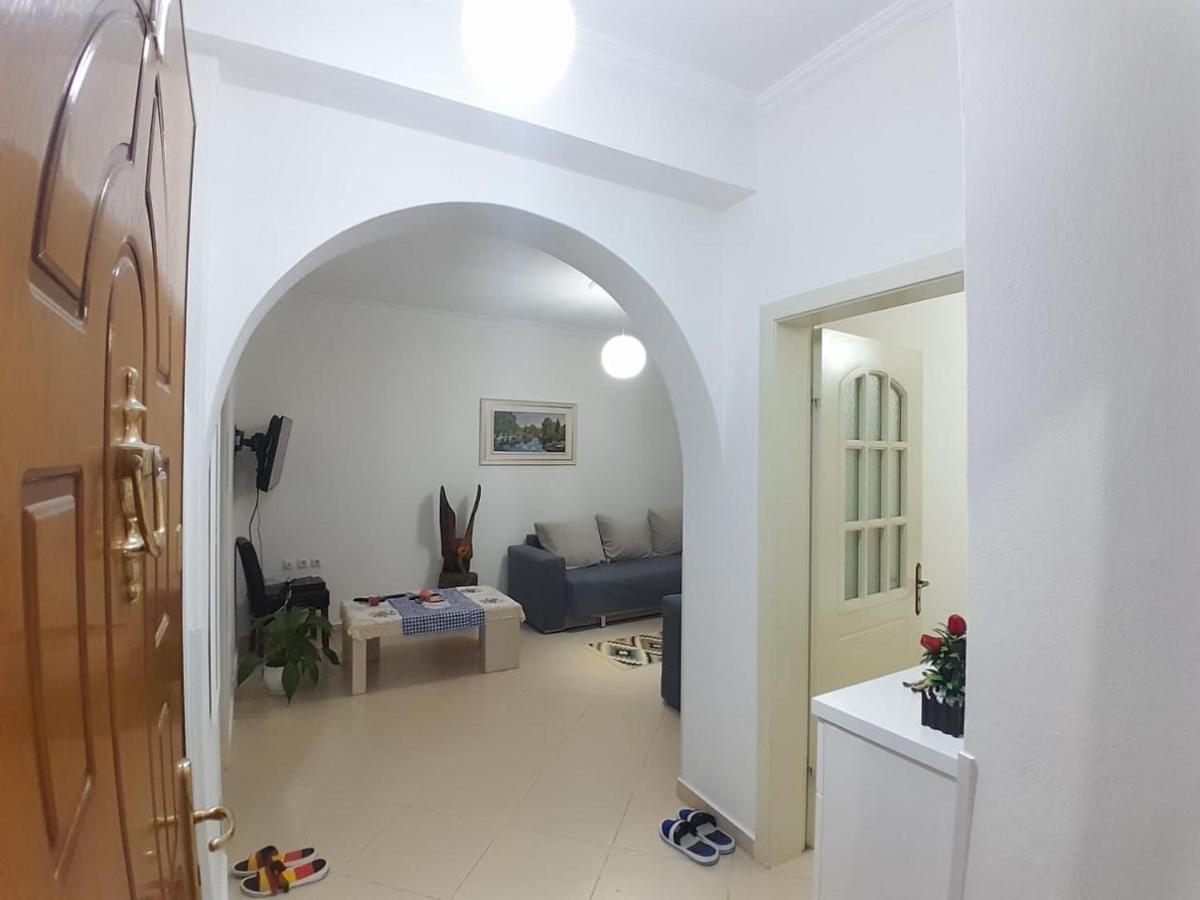 Guest House Taverna Laberia 3 Гирокастра Экстерьер фото
